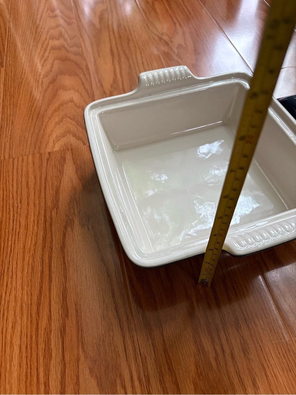 Le Creuset 23cm Square Casserole Dish with Lid in Agave - Picture 6 of 10